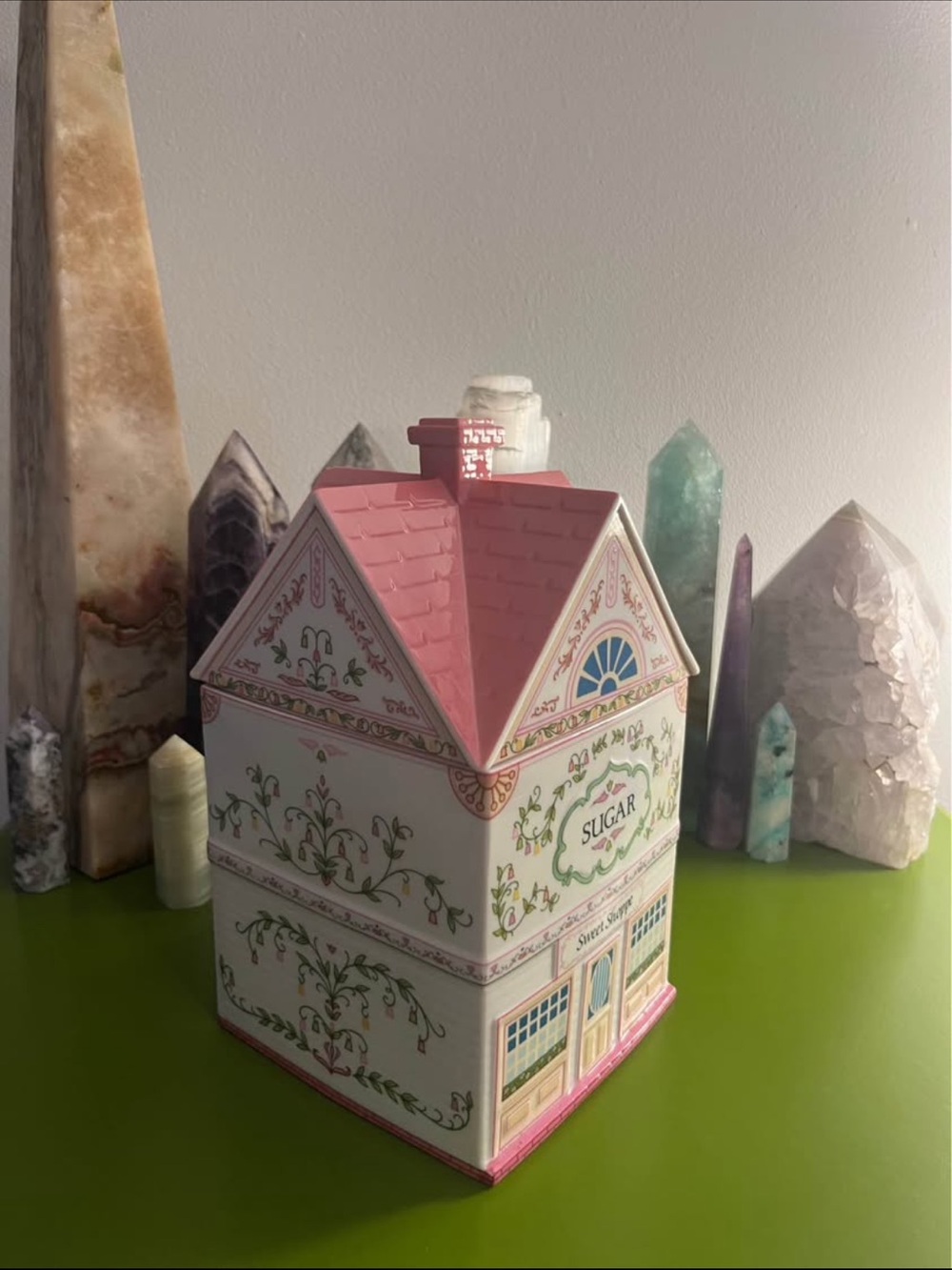 Vintage 1990 Lenox Spice Village Sugar House Canister in good condition